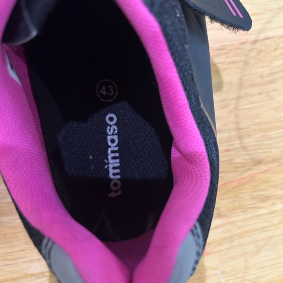 Tommaso spin clip-in shoes with cleats - Picture 2 of 3